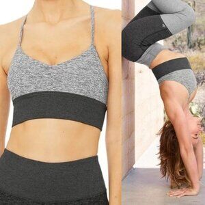 Alo - Lavish Yoga Sports Bra Strappy Cross-Back 3158 | Two-Tone Gray | Small